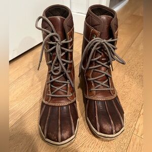 LL Bean bar harbor tek 2.5 duck boot 301344